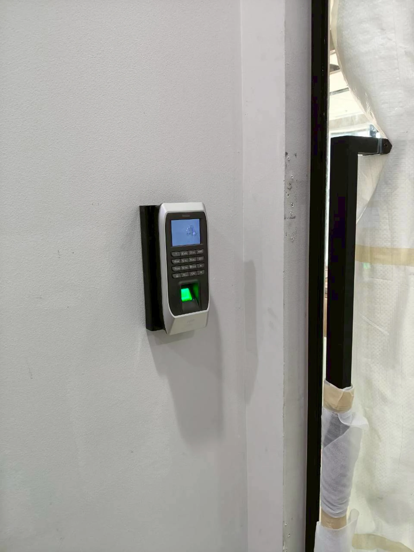 HIP Ci690S เครื่องสแกนลายนิ้วมือควบคุมประตู Access Control 